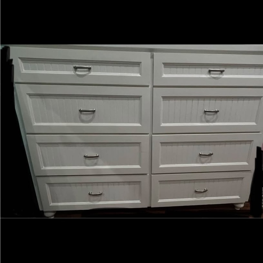 White 8-Drawer Wooden Dresser - Classic Storage Chest